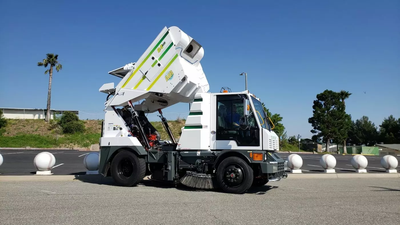 Global R4Air 4-Wheel Regenerative Air Sweeper